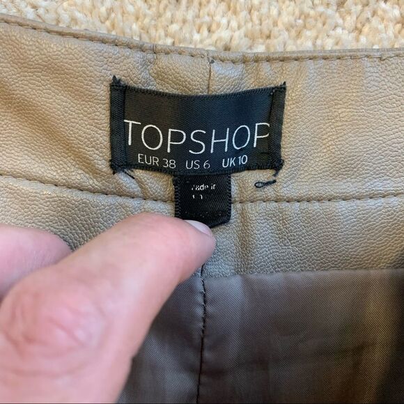 Topshop Taupe faux leather shorts Sz 6 - Picture 4 of 8